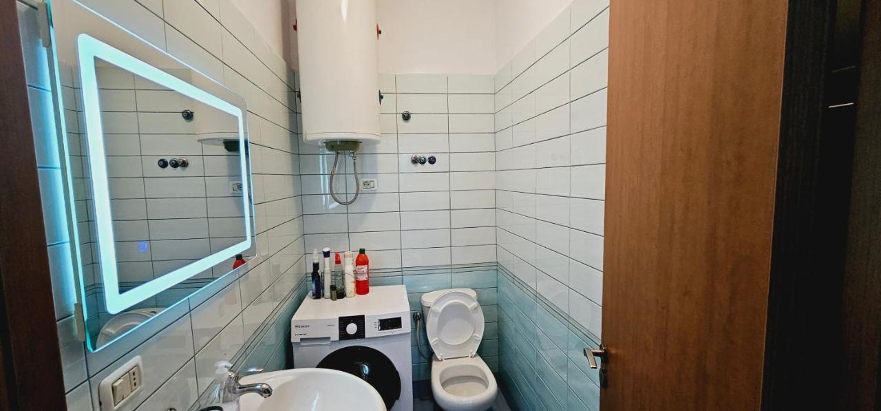 New Bazaar Side Bliss 2 Bed Room Apt With Free Garage Tirana Kültér fotó