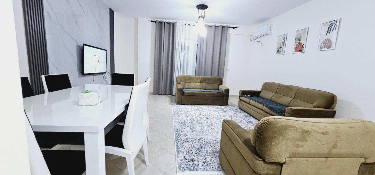 New Bazaar Side Bliss 2 Bed Room Apt With Free Garage Tirana Kültér fotó
