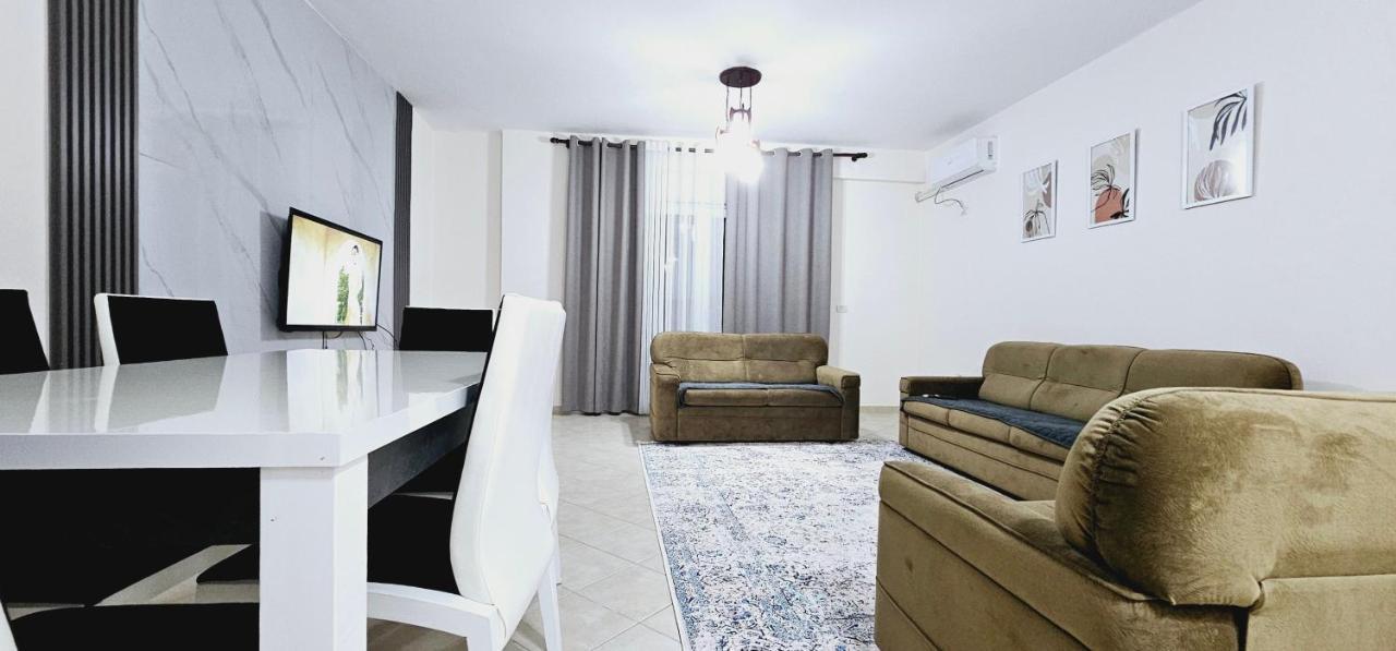 New Bazaar Side Bliss 2 Bed Room Apt With Free Garage Tirana Kültér fotó